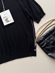Short-sleeved knit top