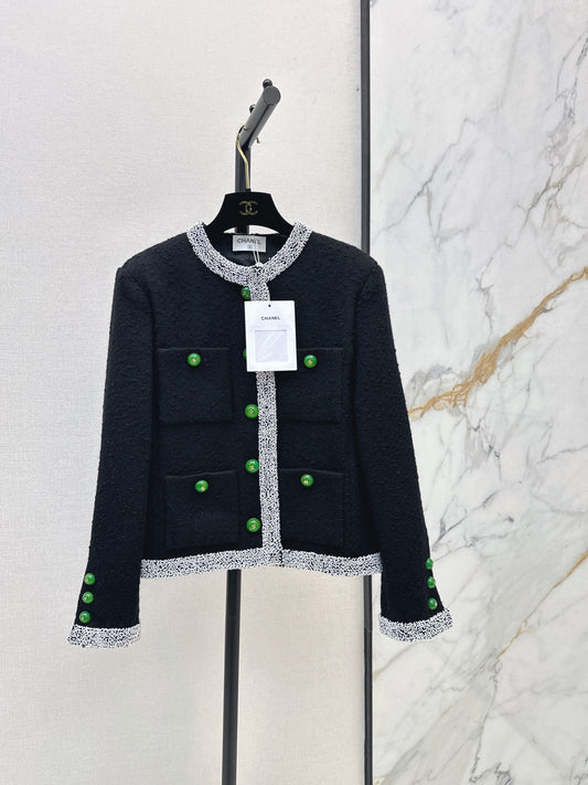 Sophisticated Knitted Jacket with Fold-Over Collar