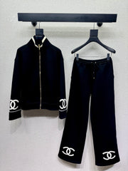 Casual matching set with a bold logo.