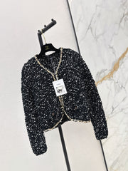 Heavyweight V-neck cardigan featuring contrasting color trim