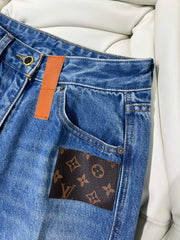 Straight-leg jeans