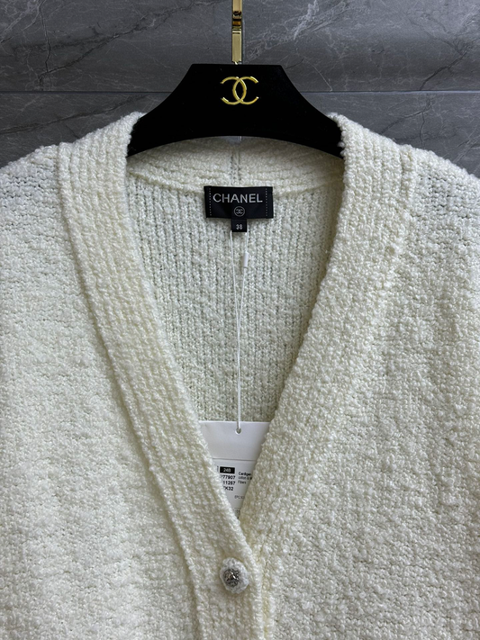 V-neck lotus sleeve cardigan