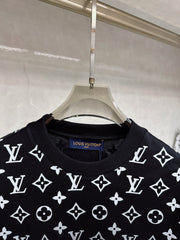 Short-sleeved crew neck T-shirt
