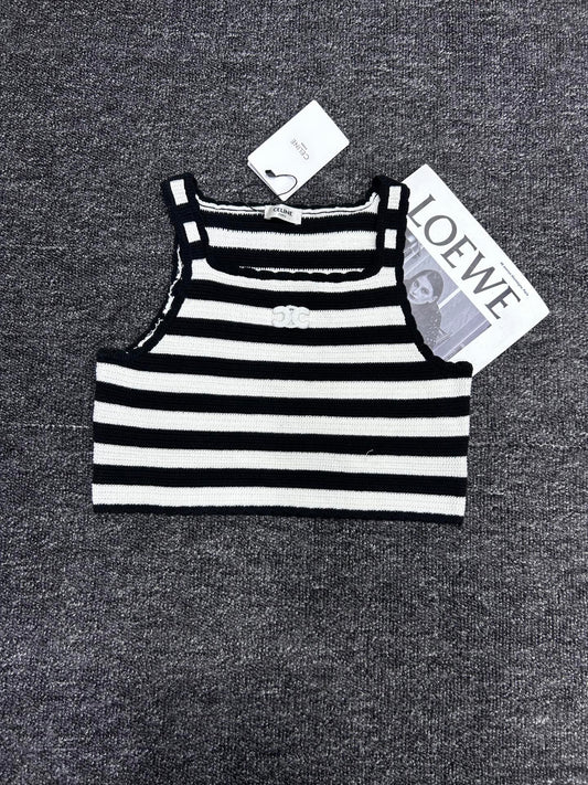 Striped vest with wavy edges