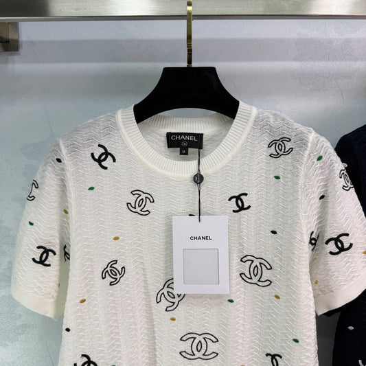 Embroidered letter knitted short sleeves