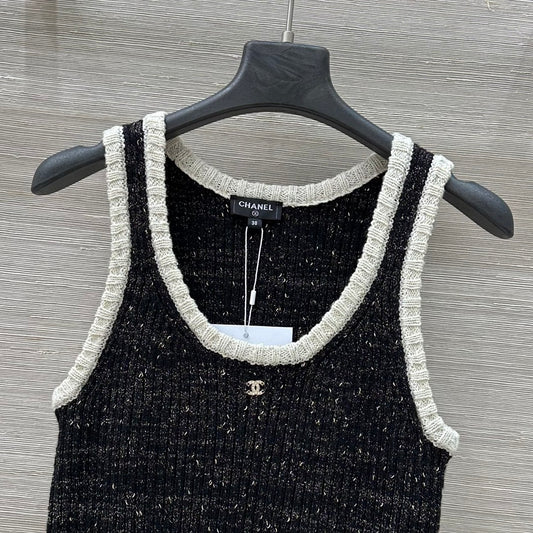Slim fit knitted vest