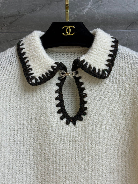 White knit short-sleeved top