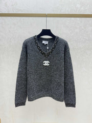 Heavy-duty beaded and sequined V-neck knit long-sleeved top