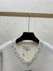 Heavy-duty beaded and sequined V-neck knit long-sleeved top