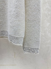 Heavy-duty beaded and sequined V-neck knit long-sleeved top