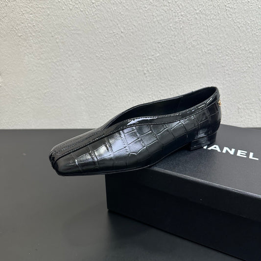 Flat, Square-Toe V-Cut Flats
