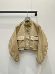 Stand-up collar zip-up jacket.