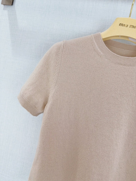 Lace-trimmed knit short-sleeved top