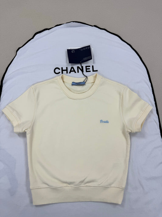 Pale yellow ribbed crew neck short-sleeved shirt