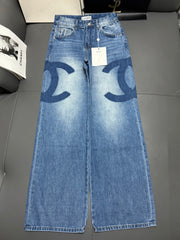 Straight-leg jeans with a "shadow logo" design