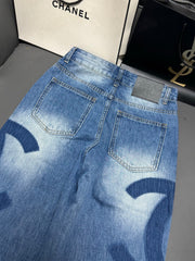 Straight-leg jeans with a "shadow logo" design