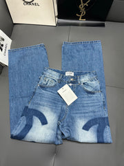 Straight-leg jeans with a "shadow logo" design