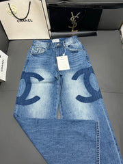Straight-leg jeans with a "shadow logo" design