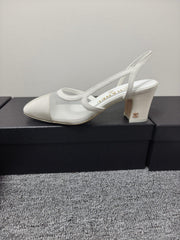 Versatile Color-Block Block-Heel Shoes