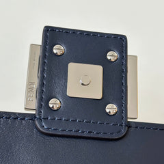 Three-dimensional textured bag