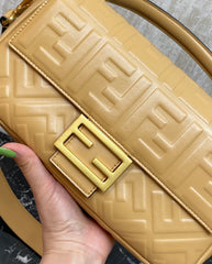 Three-dimensional textured bag