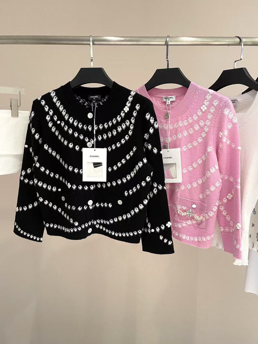 Round neck 9/3 sleeve knitted cardigan