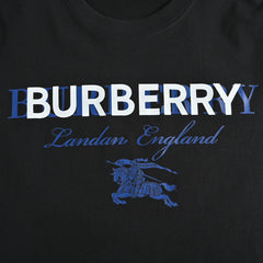 Overlapping letters war horse print short sleeves