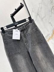 Straight-leg jeans