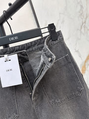 Straight-leg jeans